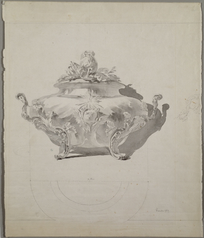 Tureen Ornated with the Lesser Swedish Coat of Arms and North Star