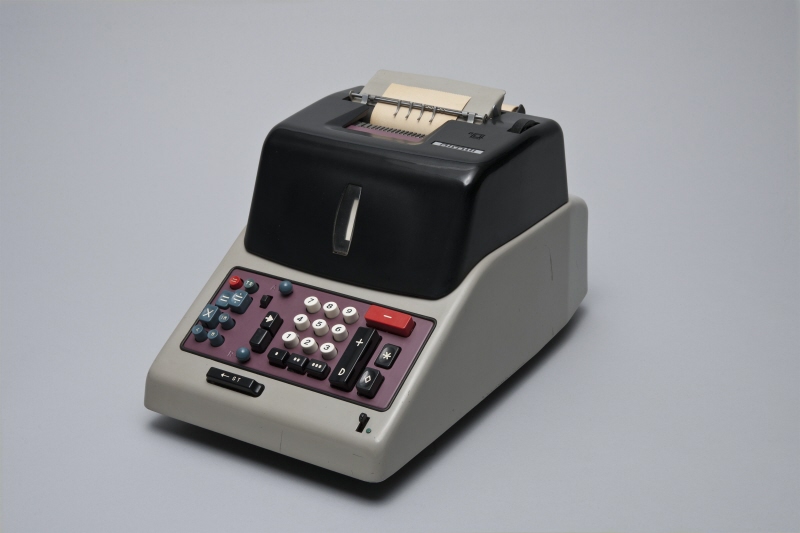 Calculating machine "Divisumma GT 24"