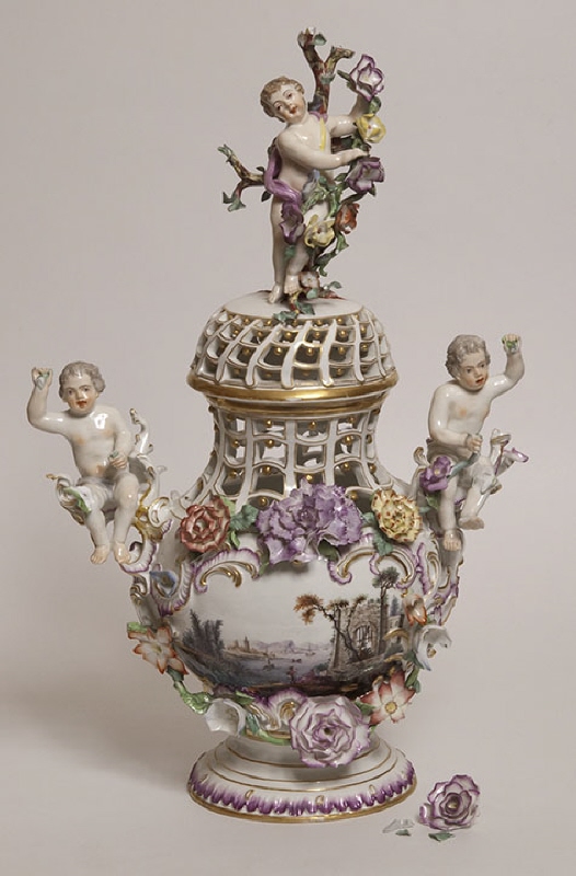 Cassolette vase