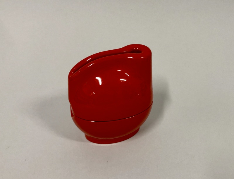 Prototyp till sparbössa med sedelinkast/myntinkast i form av en slida, röd