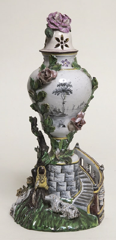 Vas, päronformig, med lock. På högt fotställ. Del av garnityr NMK 70-72/1888