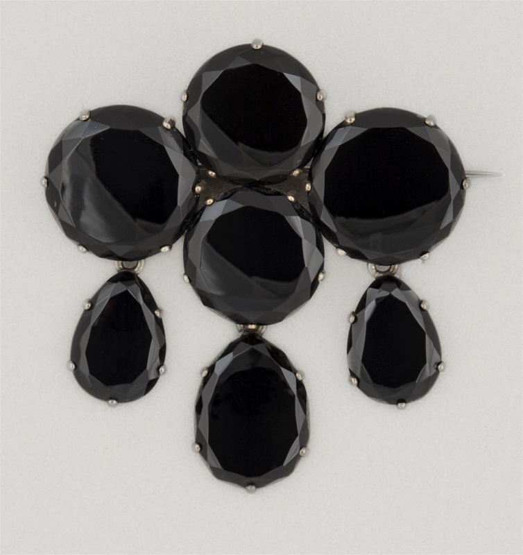 Mourning jewellery, Brooch [part of set NMK 82A-E/2016]