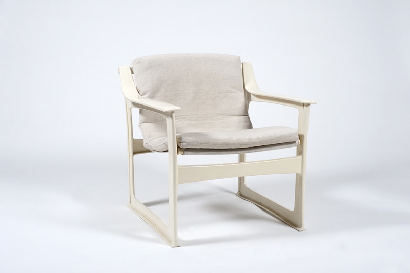 Chair IKEA Index, beige plastic. Seat and back of beige cloth