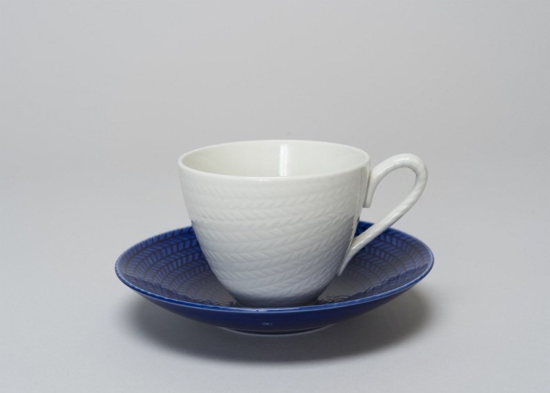 Cup with saucer, "Blå eld" (Blue Fire)