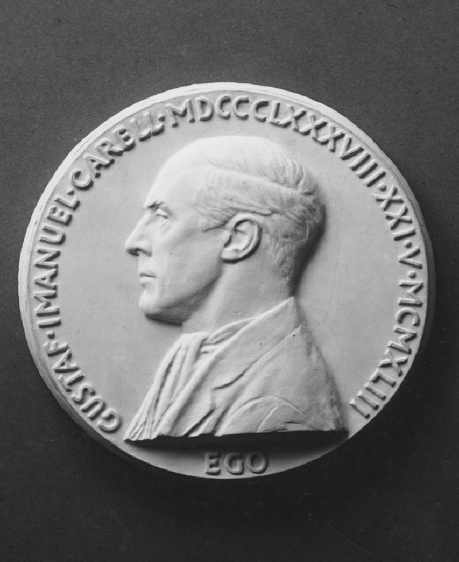 Gösta Carell (1888-1962), konstnär, skulptör, medaljkonstnär, gift med 1. Emmy Borgstrand, 2. Hjördis Moberg