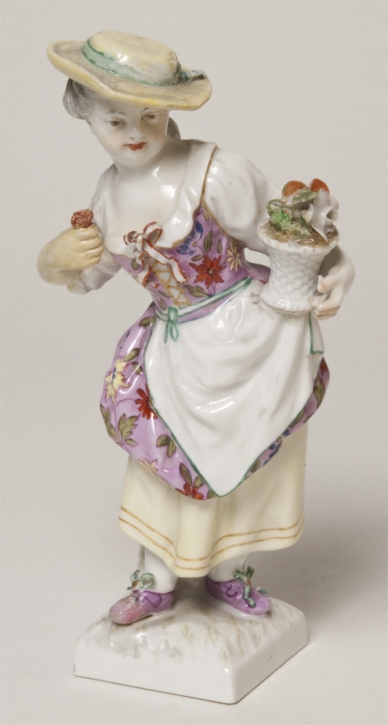 Figurin, flicka med gul hatt, stående