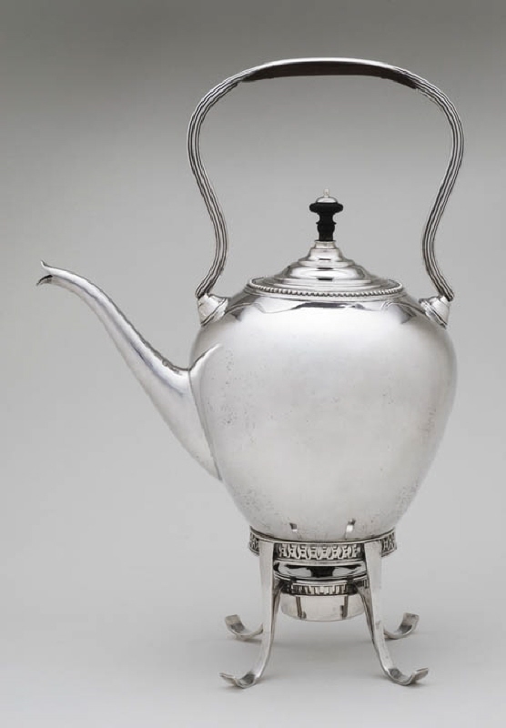 Teapot with rechaud on four curved legs