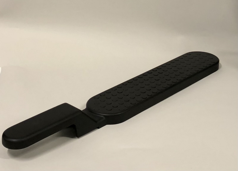 Prototyp till fotstödsplatta till lyfthygienstol, svart