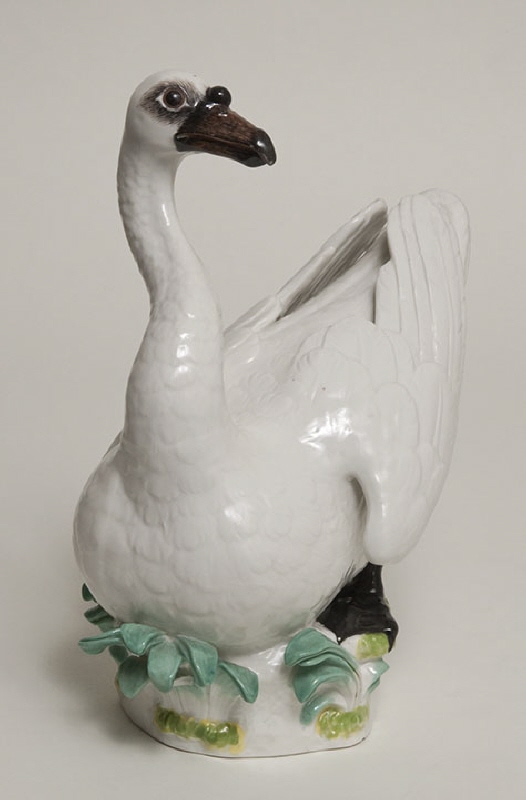 Figurine, mute swan