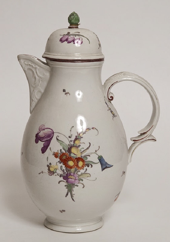 Coffepot with lid, part of a set