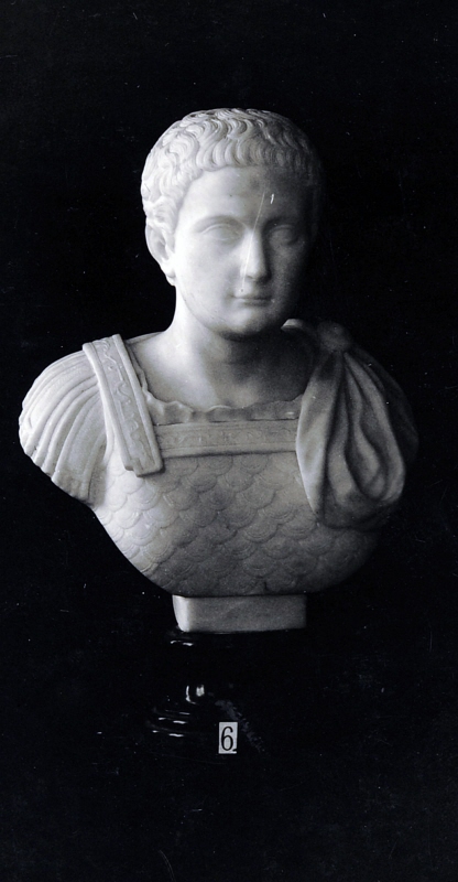 Antinous (117-138), kejsar Hadrianus gunstling