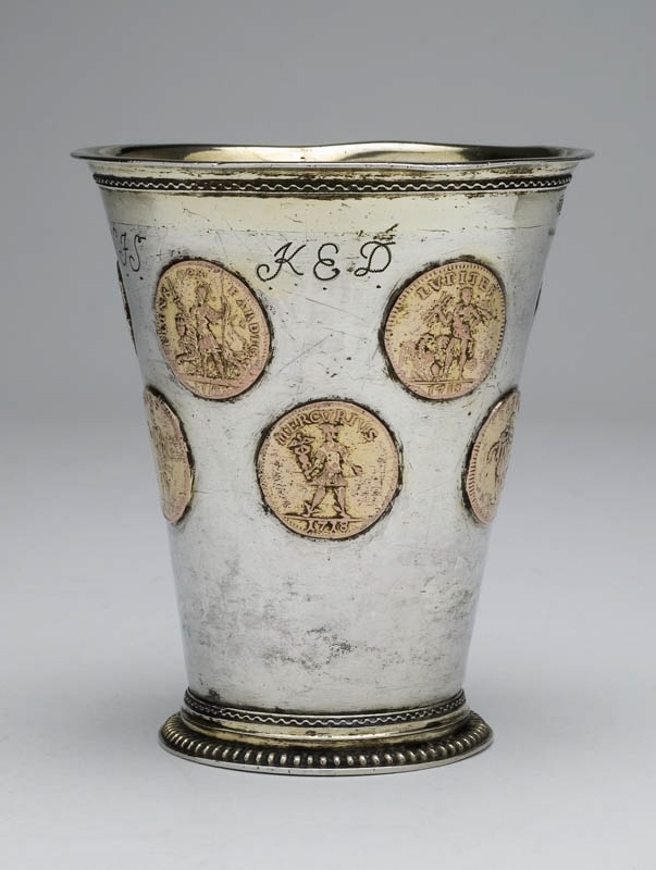 Cup with Karl XII's emergency coins