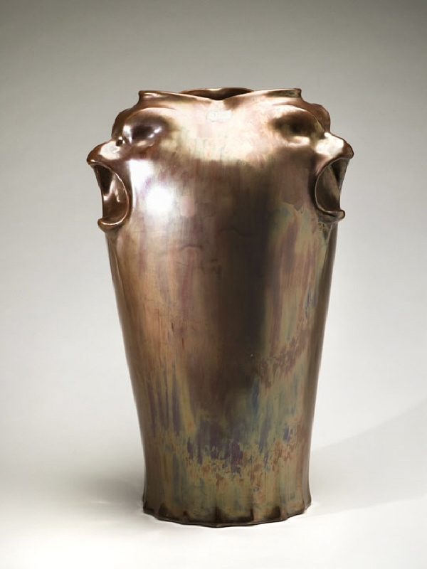 Vase with owls