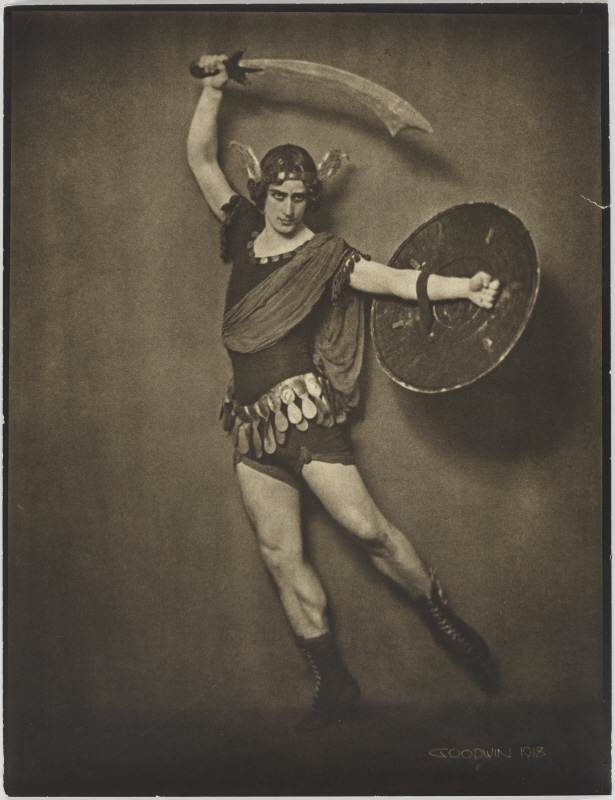 Michail Michailovitj Fokin (Michel Fokine) (1880-1942), rysk koreograf, dansare, verksam i bl.a. Sverige, g.m. dansösen Vera Petrovna Antonova; rollporträtt som Perseus