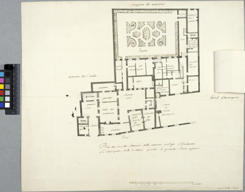 Madame de la Vallières hus i Paris. Plan av bottenvåningen. En flik visar förslag till ändringar