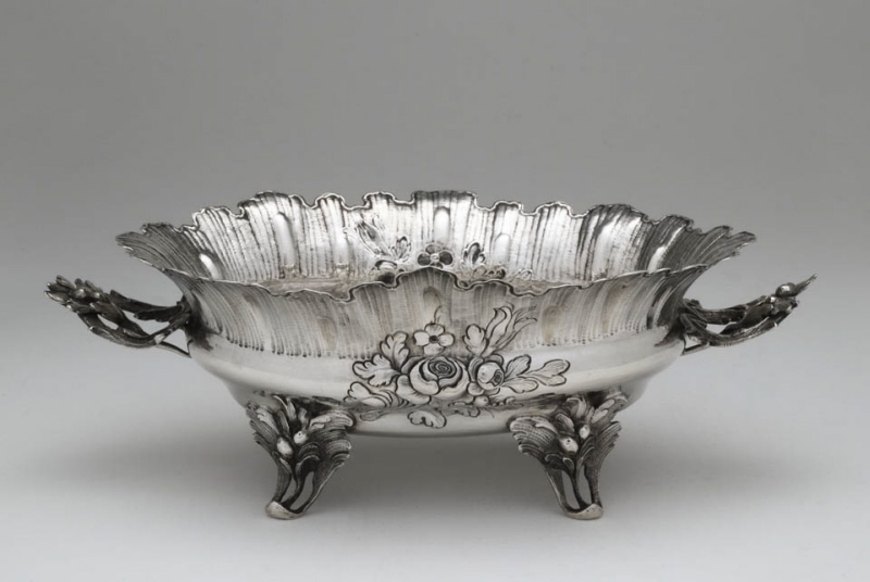 Sugar bowl with two handles