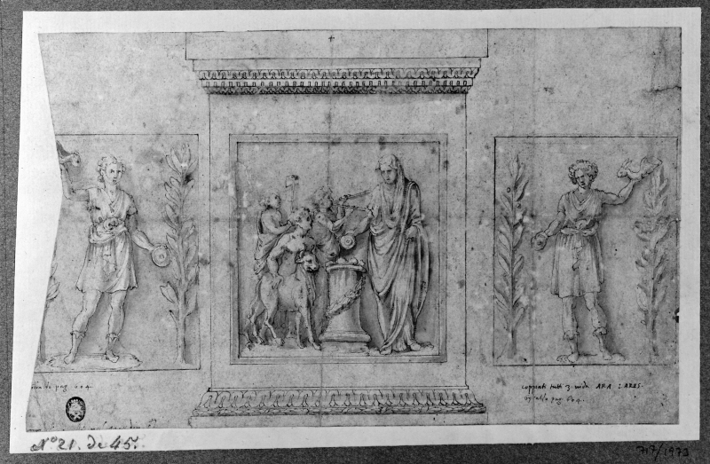Tre sidor av ett romerskt altare