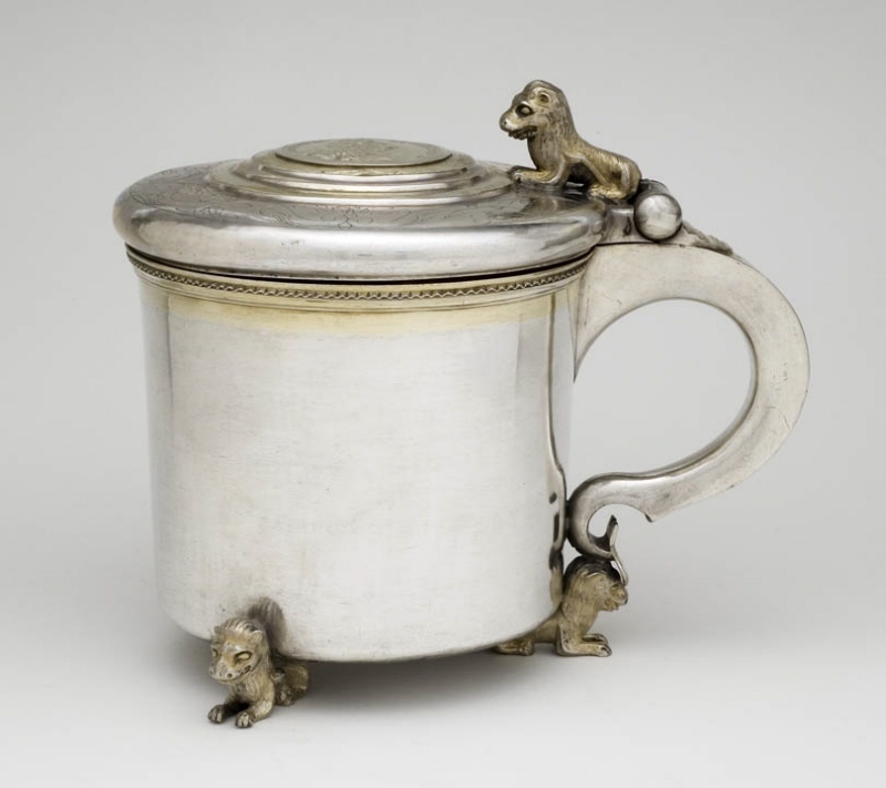 Tankard with Karl XI's medallion recessed in the lid