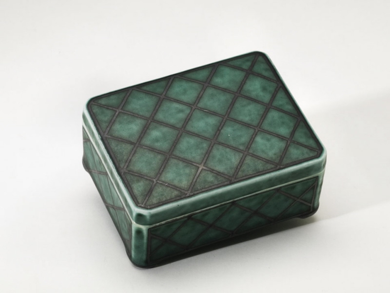 Rektangulär ask med lock med grön glasyr "Argenta"